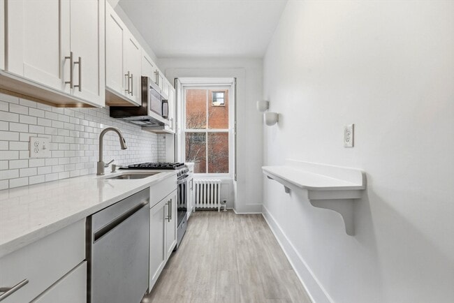 Building Photo - 93 Pinckney St