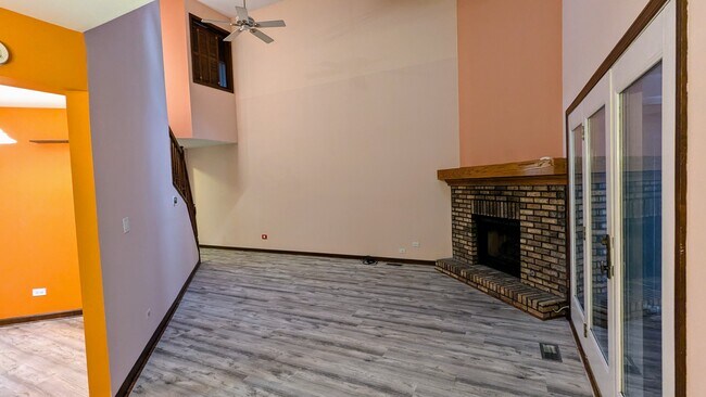 Building Photo - 1799 Monterey Ct