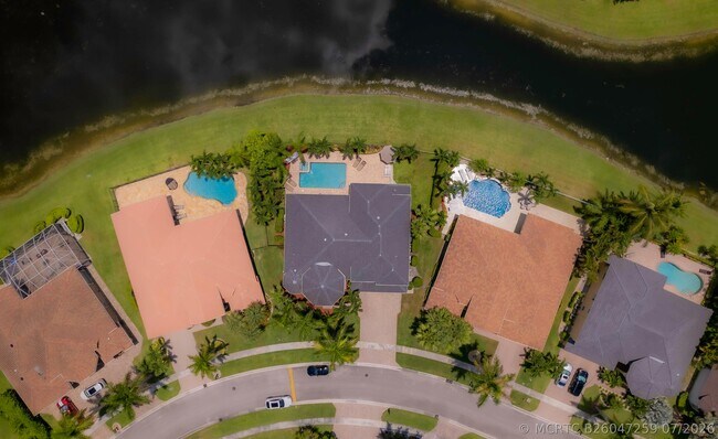 Building Photo - 10849 Bal Harbor Dr