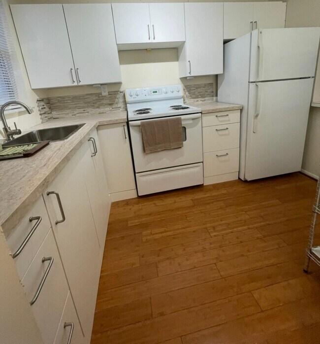 Building Photo - 8350 Sunrise Lakes Blvd