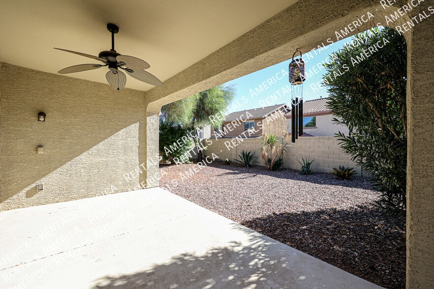 Building Photo - 4325 W Powell Dr