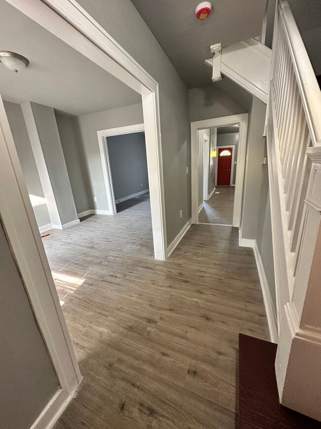 Building Photo - Charming 3-bedroom, 1-bathroom home located in the Cylburn Community