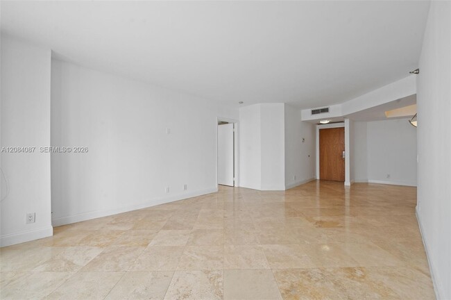Building Photo - 3640 Yacht Club Dr