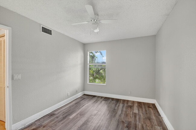 Building Photo - 1400 Windorah Way