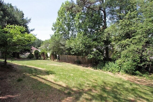 Building Photo - 10930 Donamere Dr