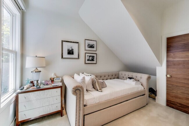 Building Photo - 4639 18th St