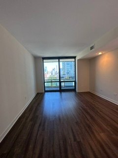 Building Photo - 1257 S Michigan Ave