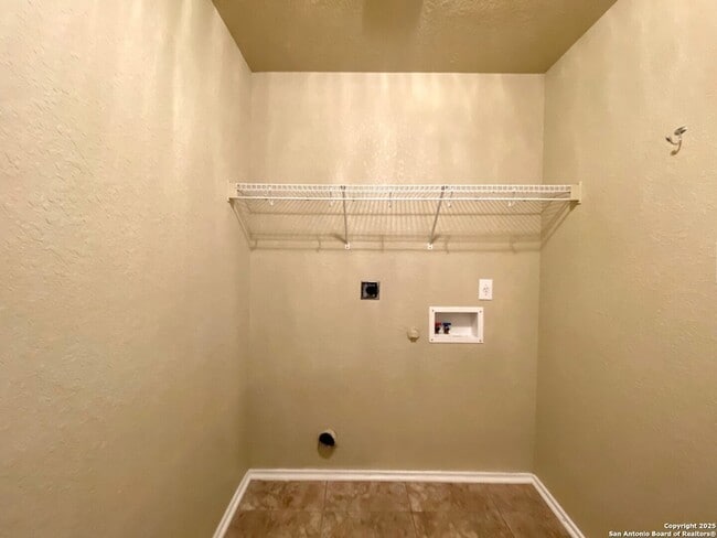 Building Photo - 12647 Point Summit