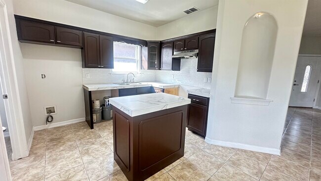 Building Photo - 1511 Texoma St