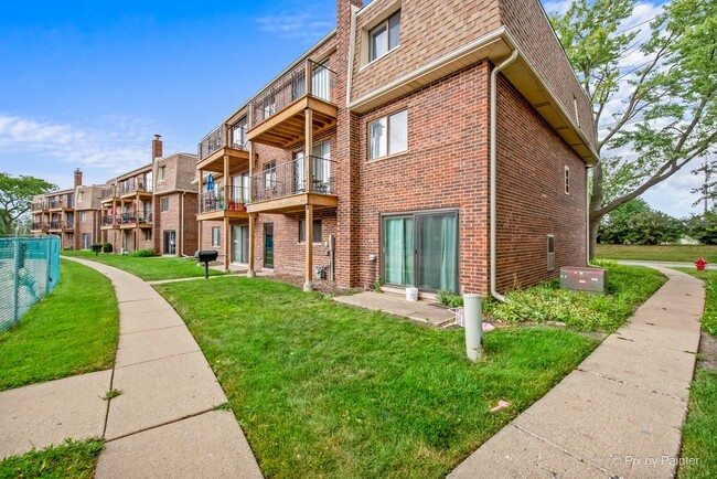 Building Photo - 1452 Carol Ct