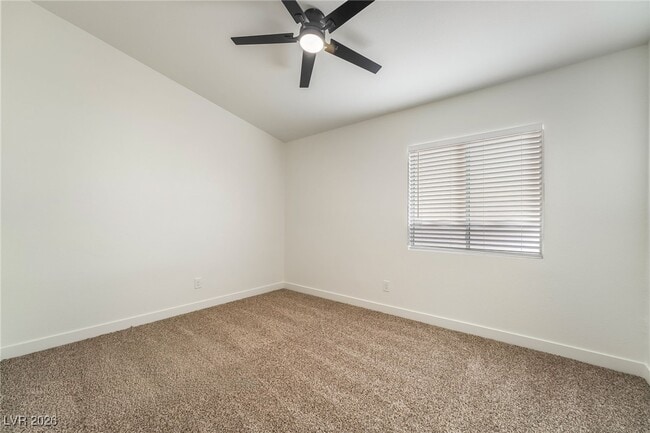 Building Photo - 5980 Gentleslope St