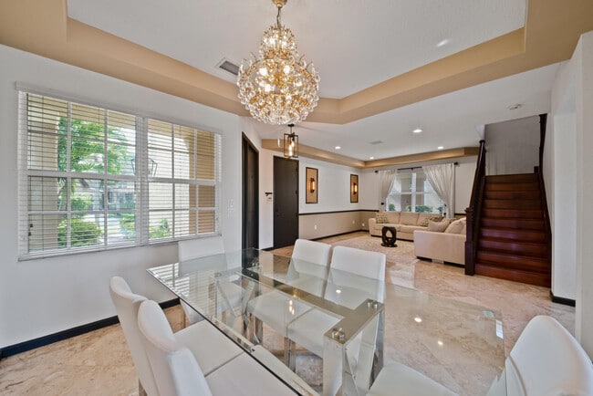 Building Photo - 7865 Jewelwood Dr