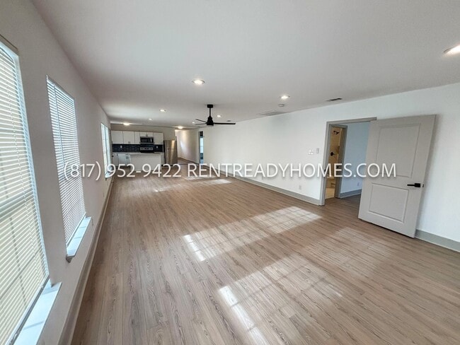 Building Photo - 1446 E Ann Arbor Ave