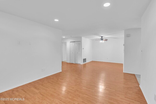 Building Photo - 237 Paddington Ct
