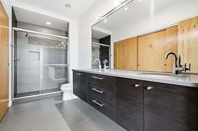 Building Photo - 11582 Colony Row