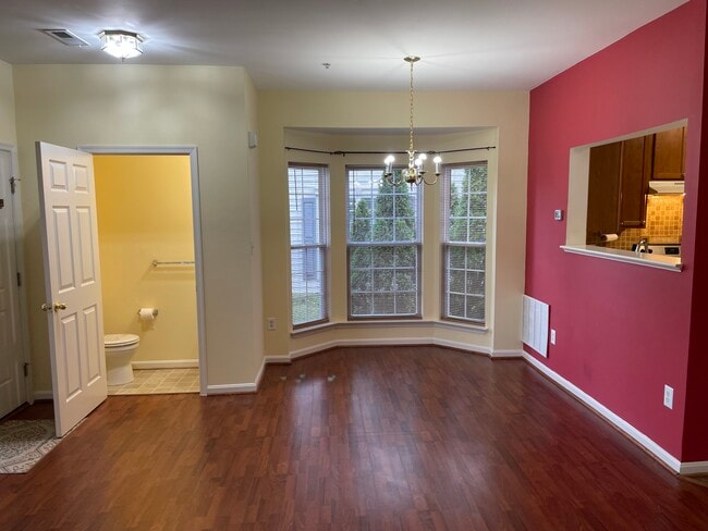 Building Photo - 1933 Gardenia Ct