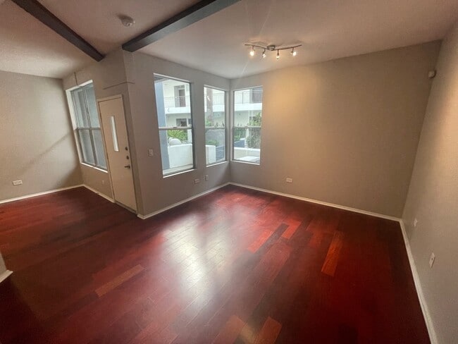 Building Photo - 101 W Market St