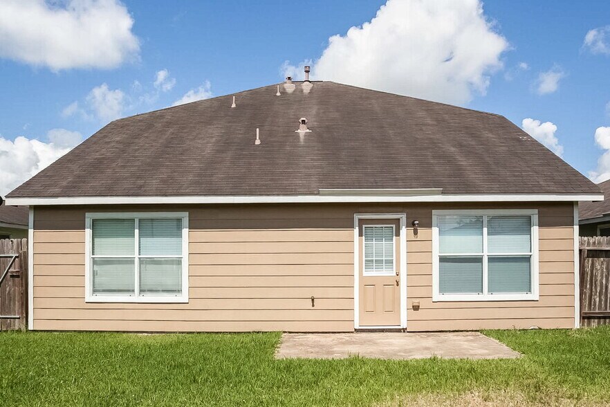 Building Photo - 8223 Wainwright Way