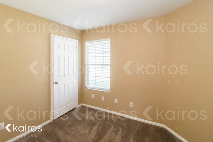 Building Photo - 26 Avrshire Ln