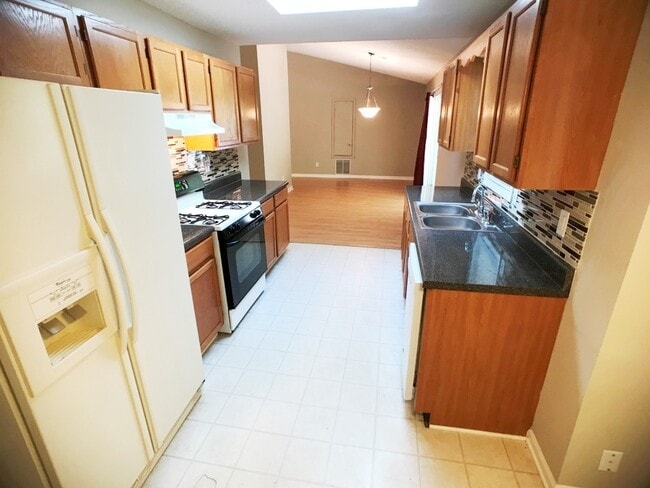Building Photo - Ranch Home - 3BR/2BA - Powder Springs
