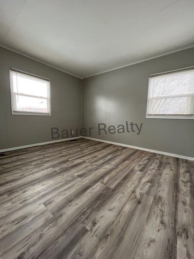 Building Photo - Newly Renovated 3 Bedroom Ranch Home