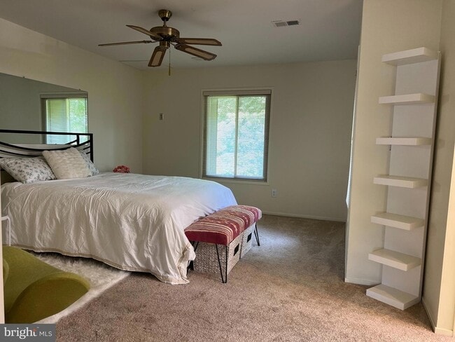 Building Photo - 9547 Fern Hollow Way