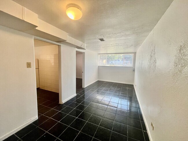 Building Photo - Garden level 1 bed 1 bath w/ large office near Central Park