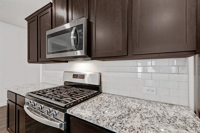 Building Photo - 314 Red Oak Dr