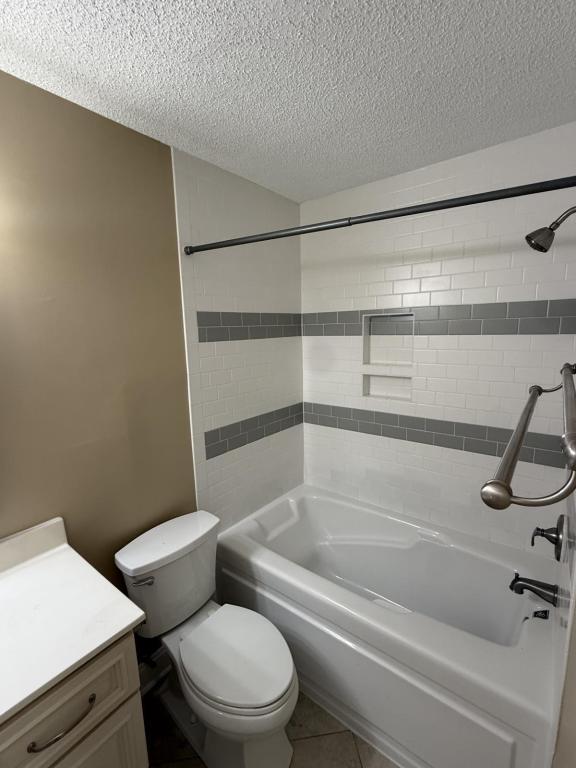 Building Photo - 524 Plantation Dr