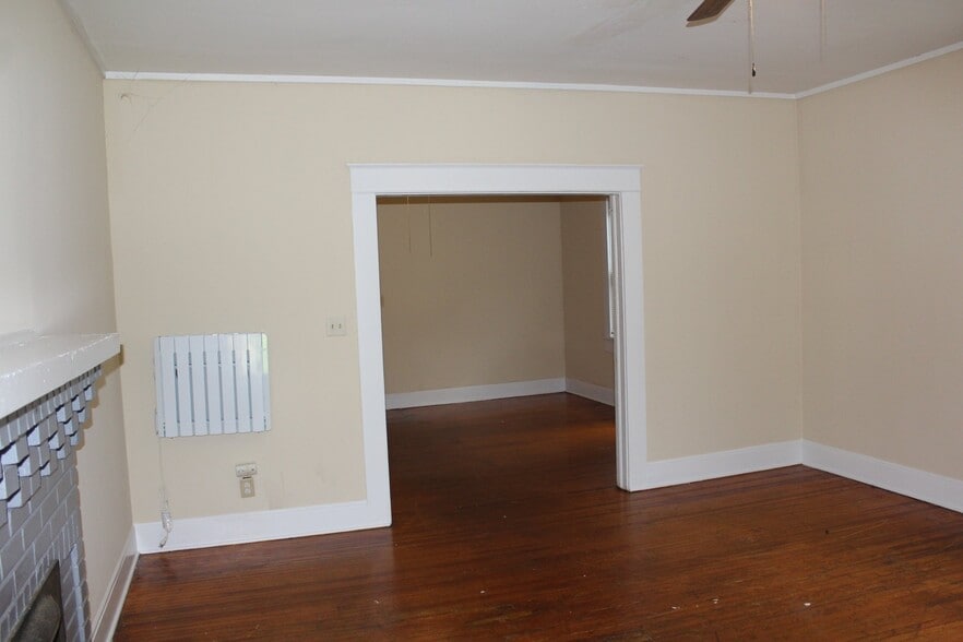 Building Photo - 420 N Green St
