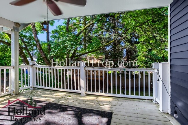 Building Photo - 3 Bedroom home in Aloha
