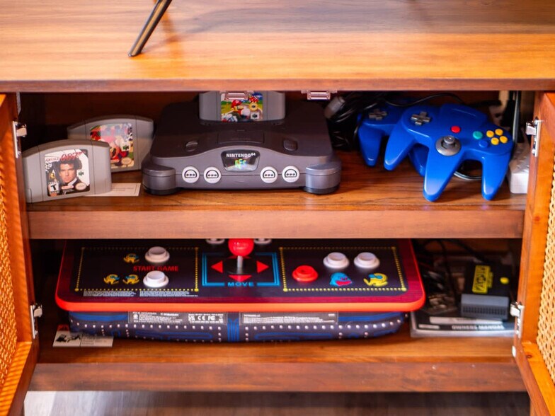 Building Photo - 6110 Lawn Ave