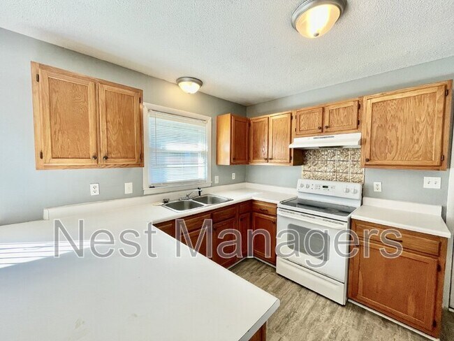 Building Photo - 7401 Paxton Dr