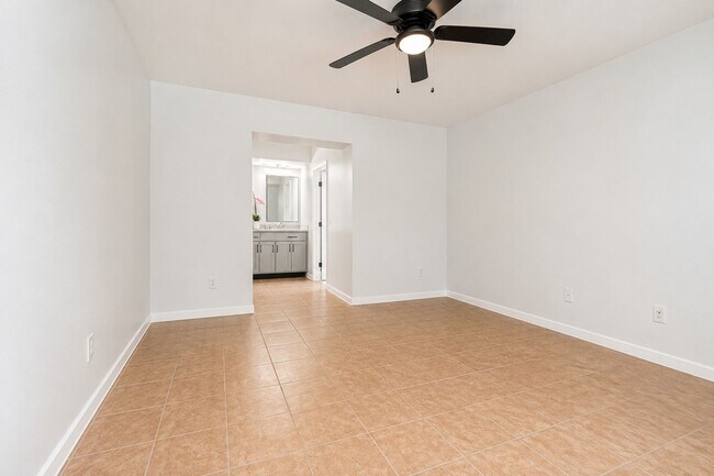 Building Photo - Beautifully Renovated 3 Bedroom • 2 Bathroom Home in Largo, Florida