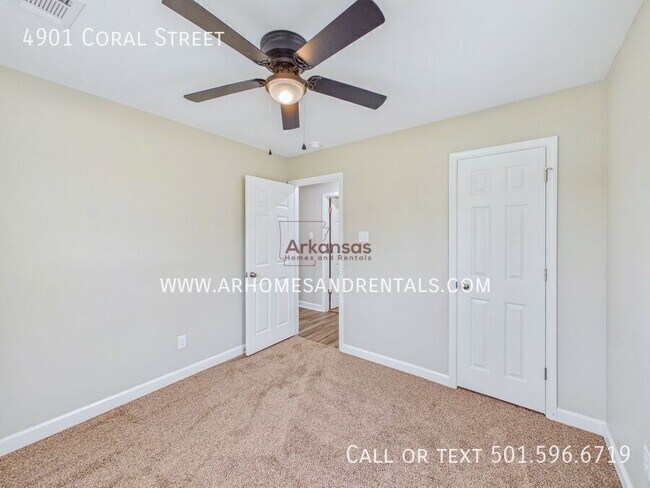 Building Photo - 4901 Coral St
