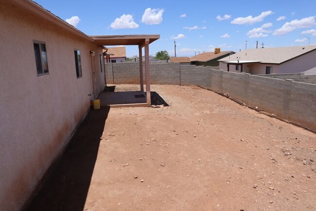 Building Photo - Hear The Songbirds Sing!