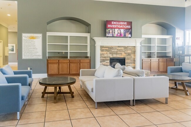 Building Photo - 8226 Green Parrot Rd