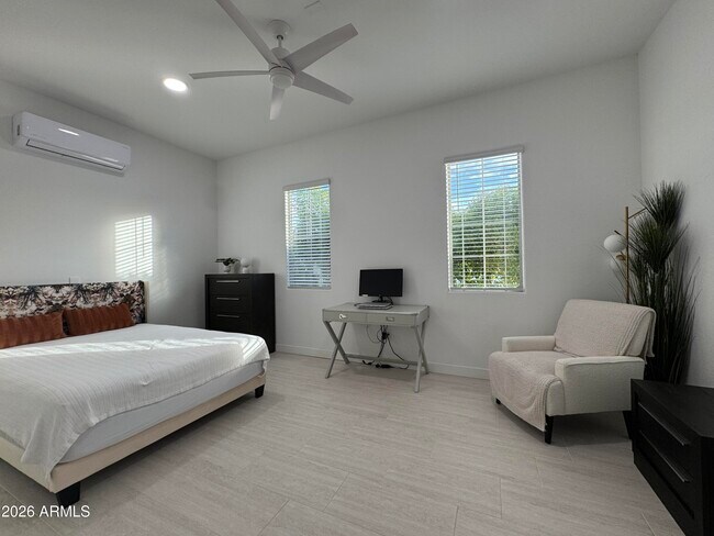 Building Photo - 2996 E Birdsong Ave