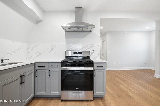 Building Photo - 115 Remsen Ave