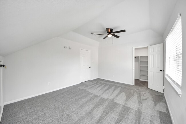 Building Photo - 5310 Oak Cove Dr