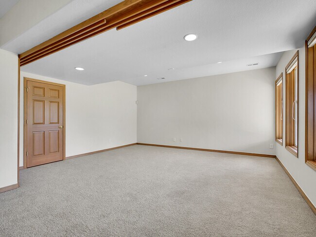 Building Photo - 16374 Sandstone Dr