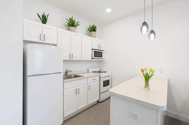 Building Photo - 473 Dune Rd