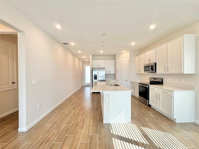 Building Photo - 824 Griffon Ave