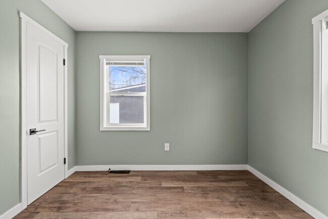 Building Photo - 1914 N Euclid Ave