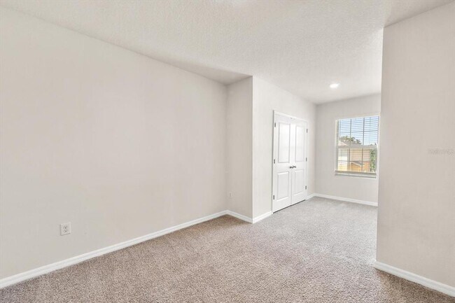 Building Photo - 424 Newmont Cir