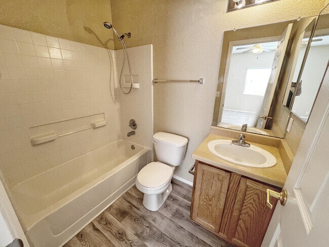 Building Photo - 1131 Pacaya Dr NW