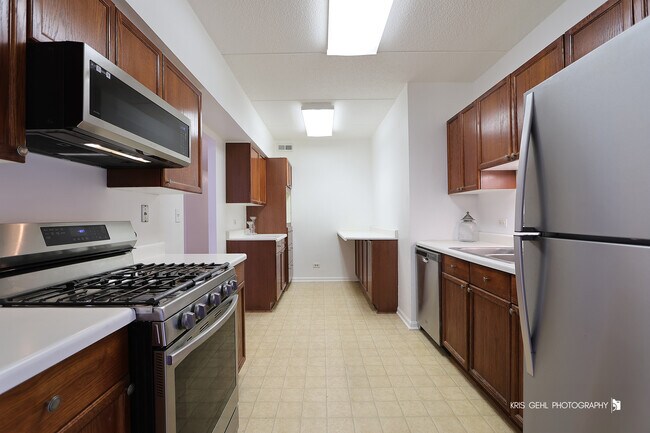 Building Photo - 12900 W Heiden Cir