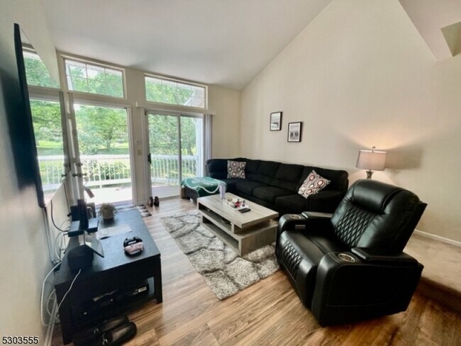 Building Photo - 30 Sage Ct