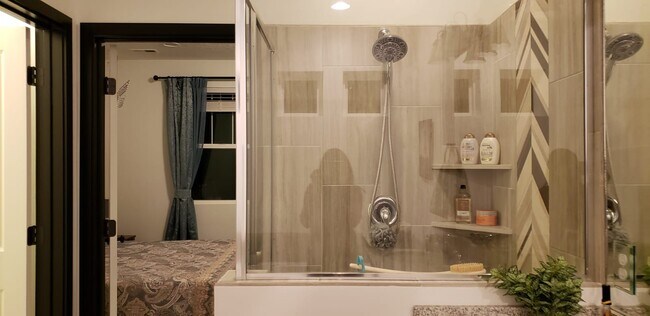 Building Photo - 11366 Sandbank Way