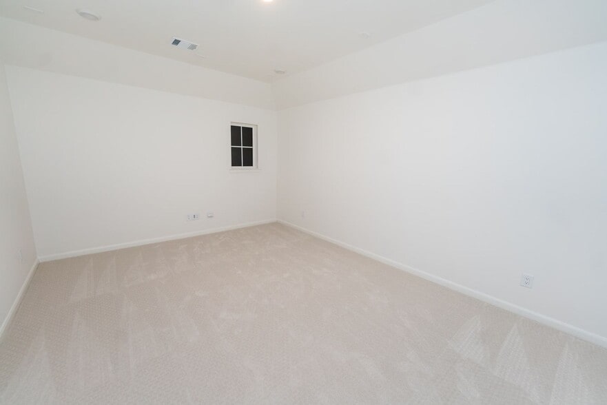 Building Photo - 1720 Sangallo Ln